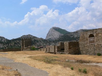 Mehr über den Artikel erfahren Unbedingt ansehen: Sudak