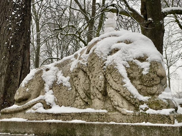 Lion, mixed material, unknown artists